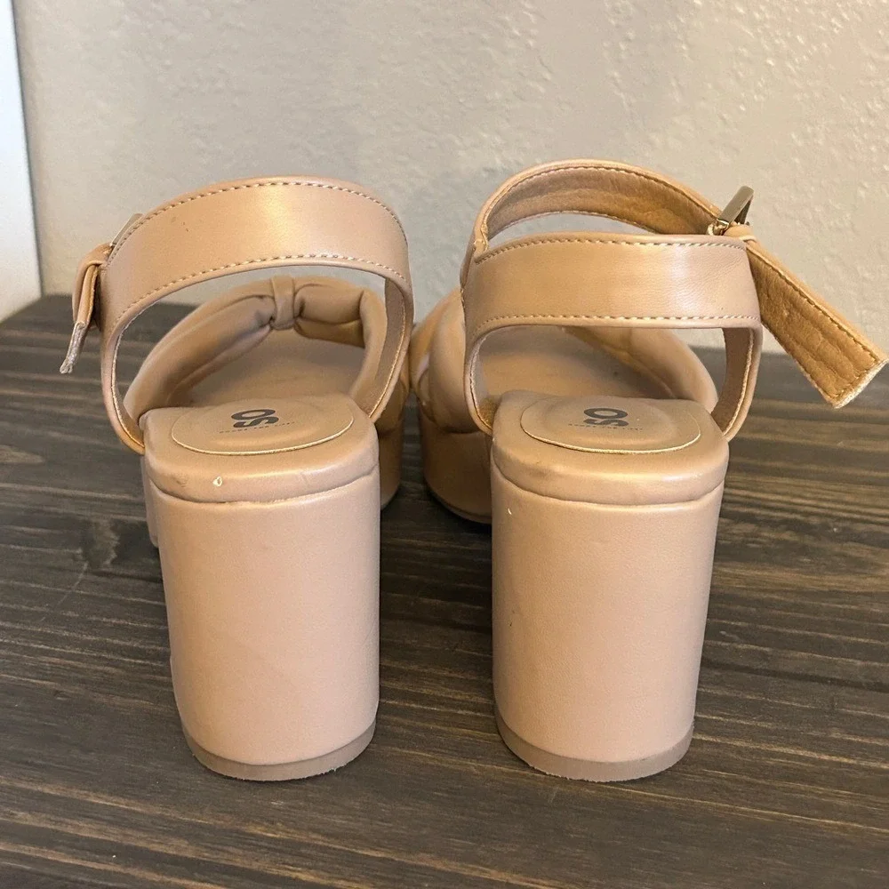 Tan Platform Block Heel Sandals Pump‎ size 7.5 Summer Vacation